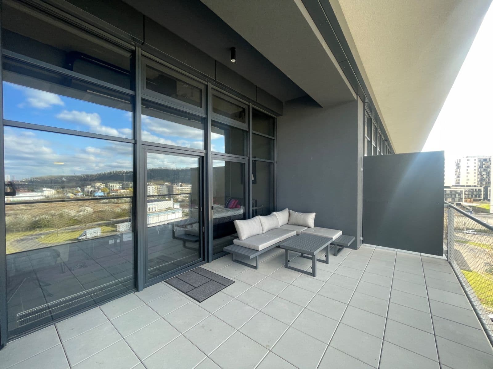 Prenájom bytu 2-izbový 64 m², Československého exilu, Praha, Praha Prenájom bytu 2-izbový 64 m², Československého exilu, Praha, Praha