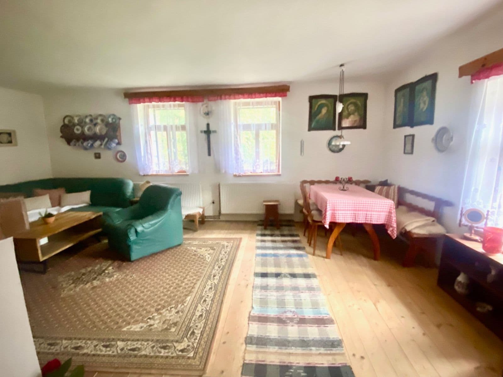 Prenájom rekreačného objektu 103 m², pozemek 665 m², Petrovice II, Středočeský kraj Prenájom rekreačného objektu 103 m², pozemek 665 m², Petrovice II, Středočeský kraj