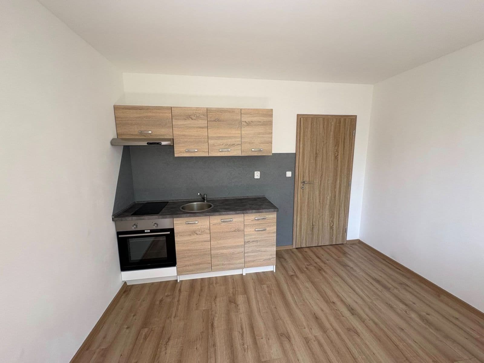 Prenájom bytu 1-izbový 20 m², Železničářská, Česká Lípa, Liberecký kraj Prenájom bytu 1-izbový 20 m², Železničářská, Česká Lípa, Liberecký kraj