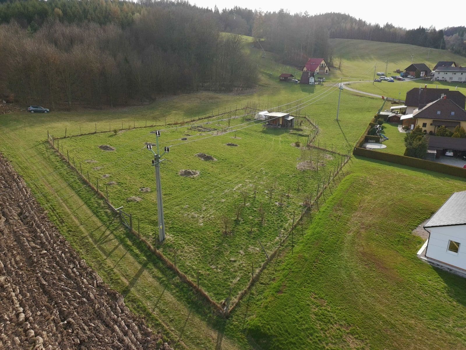 Predaj pozemku 3.224 m², Dlouhoňovice, Pardubický kraj Predaj pozemku 3.224 m², Dlouhoňovice, Pardubický kraj