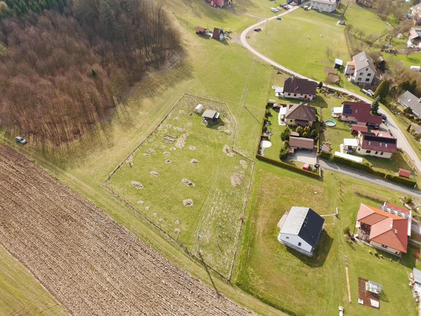 Predaj pozemku 3.224 m², Dlouhoňovice, Pardubický kraj Predaj pozemku 3.224 m², Dlouhoňovice, Pardubický kraj