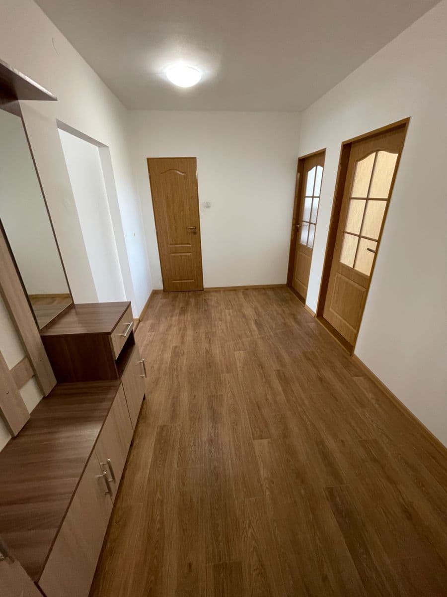 Prenájom bytu 3-izbový 67 m², Obchodní, Štětí, Ústecký kraj Prenájom bytu 3-izbový 67 m², Obchodní, Štětí, Ústecký kraj