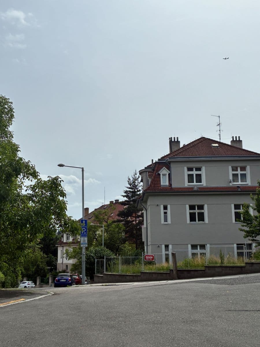 Prenájom bytu 2-izbový 50 m², Třístoličná, Praha, Praha Prenájom bytu 2-izbový 50 m², Třístoličná, Praha, Praha