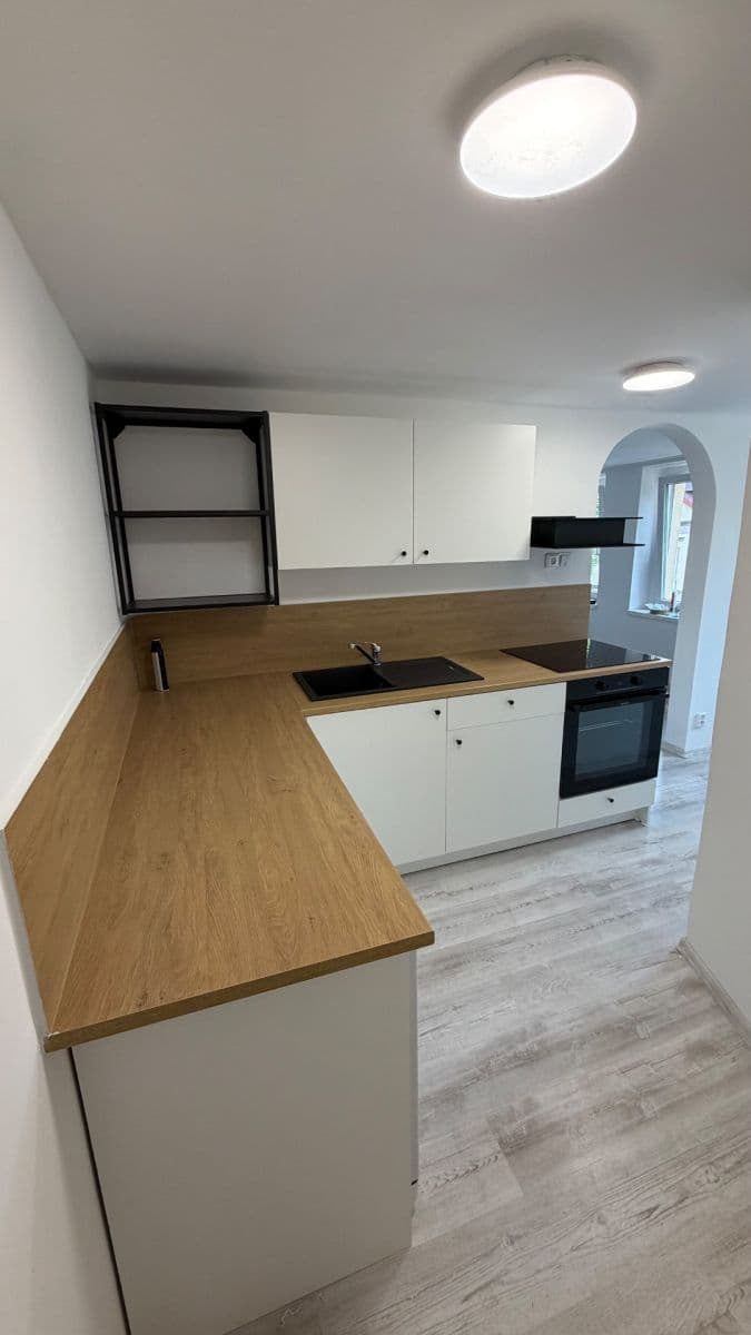 Prenájom bytu 2-izbový 62 m², Svobody, Liberec, Liberecký kraj Prenájom bytu 2-izbový 62 m², Svobody, Liberec, Liberecký kraj