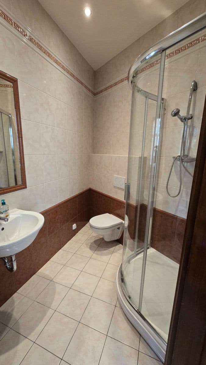 Prenájom bytu 3-izbový 67 m², Koubkova, Praha, Praha Prenájom bytu 3-izbový 67 m², Koubkova, Praha, Praha