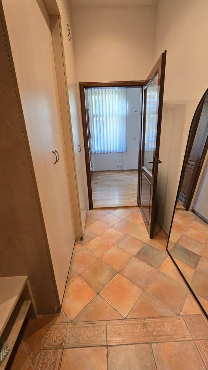 Prenájom bytu 3-izbový 67 m², Koubkova, Praha, Praha Prenájom bytu 3-izbový 67 m², Koubkova, Praha, Praha