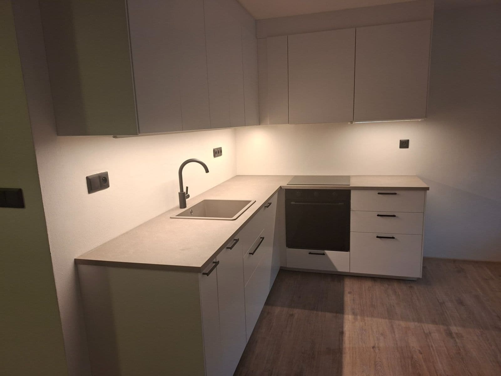 Predaj bytu 3-izbový 60 m², Veltruská, Praha, Praha Predaj bytu 3-izbový 60 m², Veltruská, Praha, Praha