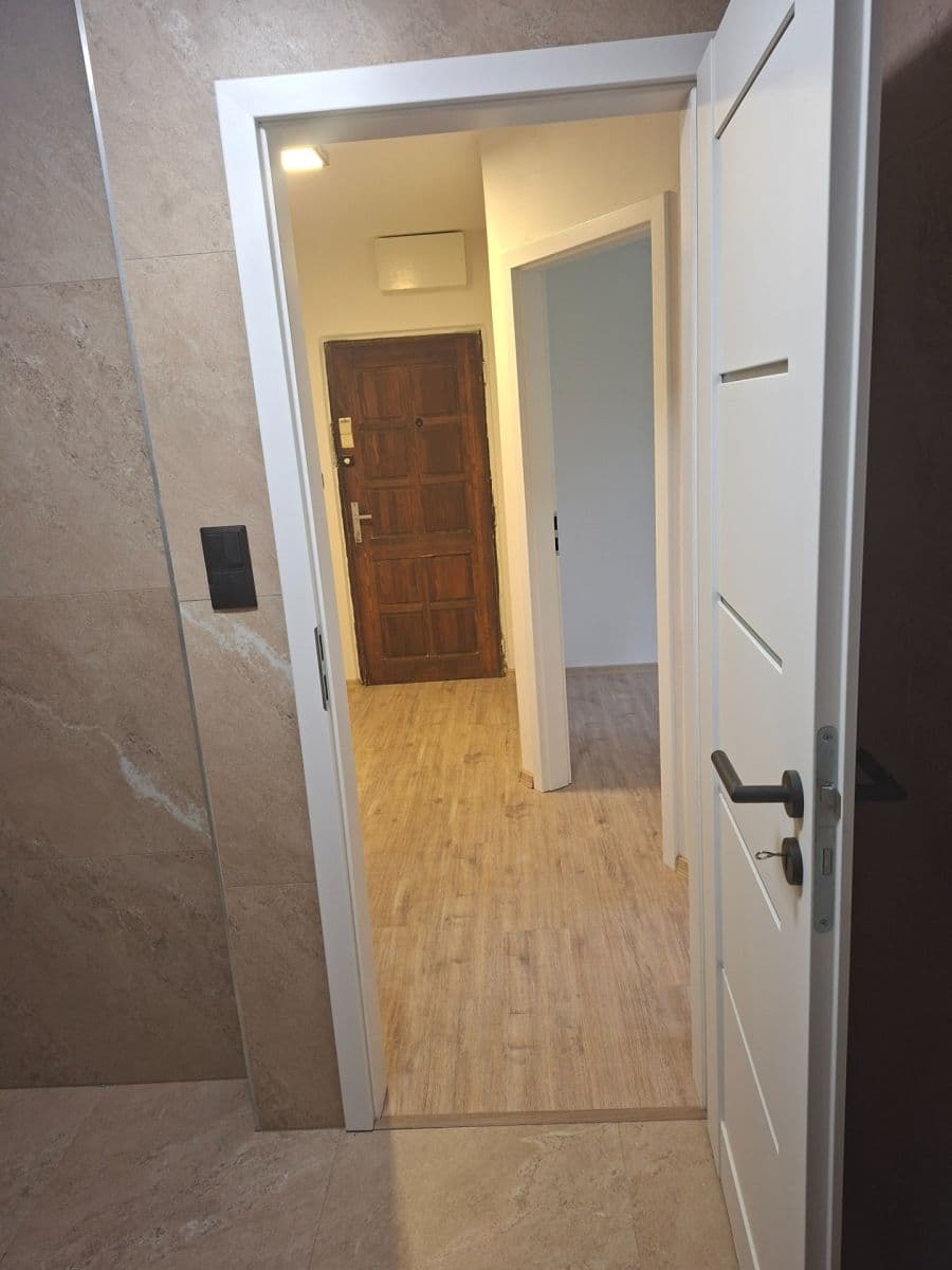 Predaj bytu 3-izbový 60 m², Veltruská, Praha, Praha Predaj bytu 3-izbový 60 m², Veltruská, Praha, Praha