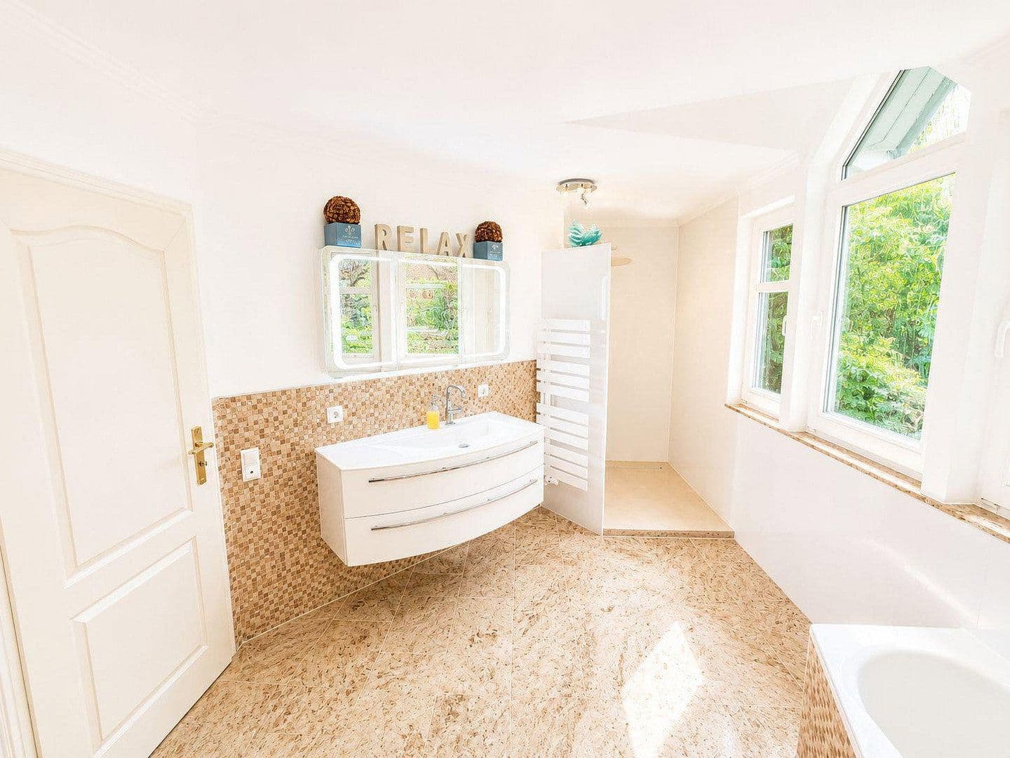 Predaj domu 200 m², pozemek 2.094 m², Lilienthal, Dolné Sasko Predaj domu 200 m², pozemek 2.094 m², Lilienthal, Dolné Sasko