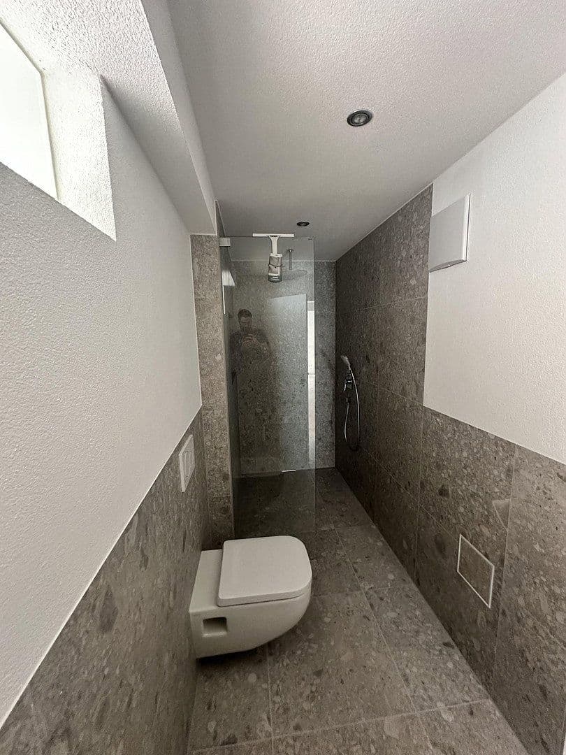 Prenájom bytu 1-izbový 75 m², Waldenbucherstraße 37, Aichtal, Bádensko-Wurttembersko Prenájom bytu 1-izbový 75 m², Waldenbucherstraße 37, Aichtal, Bádensko-Wurttembersko