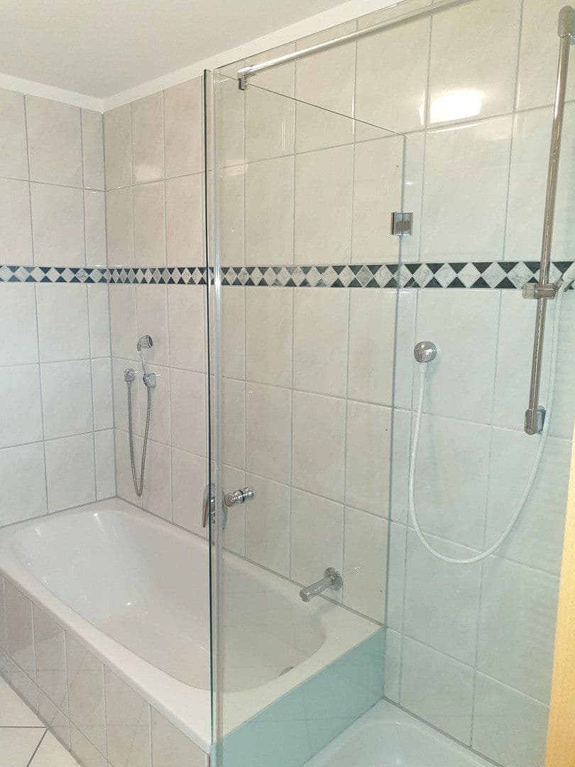 Prenájom bytu 3-izbový 115 m², Obertorstr. 7, Gerlingen, Bádensko-Wurttembersko Prenájom bytu 3-izbový 115 m², Obertorstr. 7, Gerlingen, Bádensko-Wurttembersko