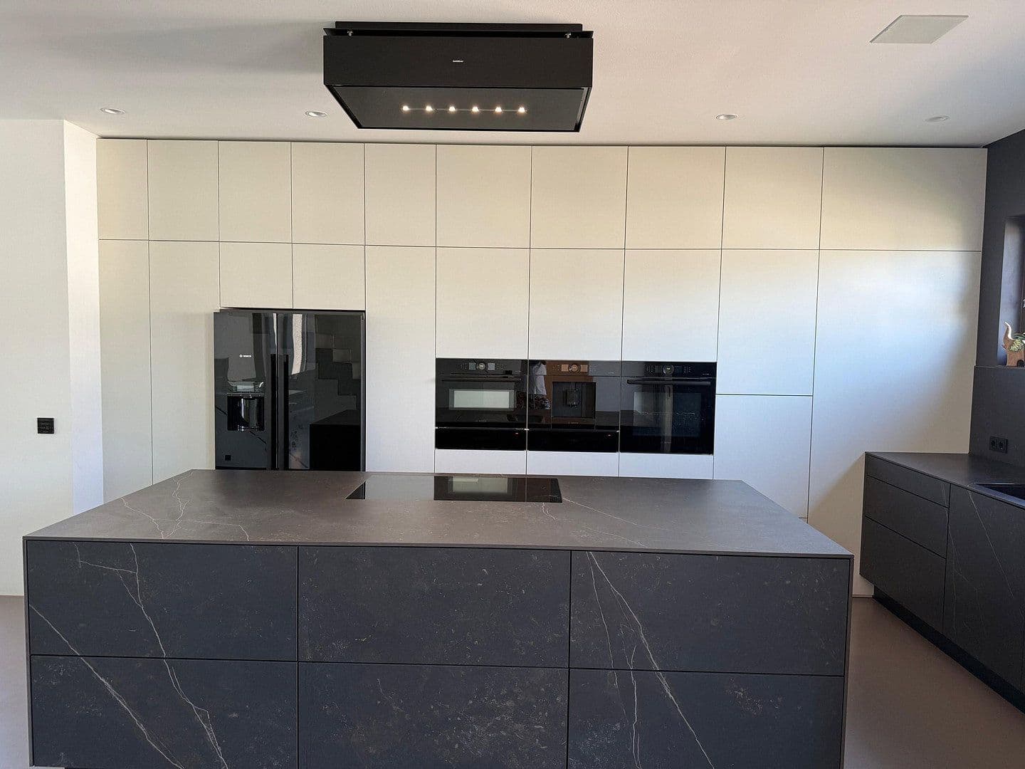 Predaj domu 420 m², pozemek 643 m², Bad Vilbel, Hesensko Predaj domu 420 m², pozemek 643 m², Bad Vilbel, Hesensko