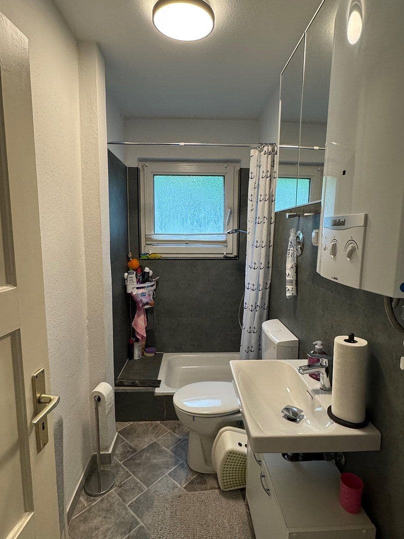 Prenájom bytu 3-izbový 52 m², Duisburg, Severné Porýnie - Westfálsko Prenájom bytu 3-izbový 52 m², Duisburg, Severné Porýnie - Westfálsko