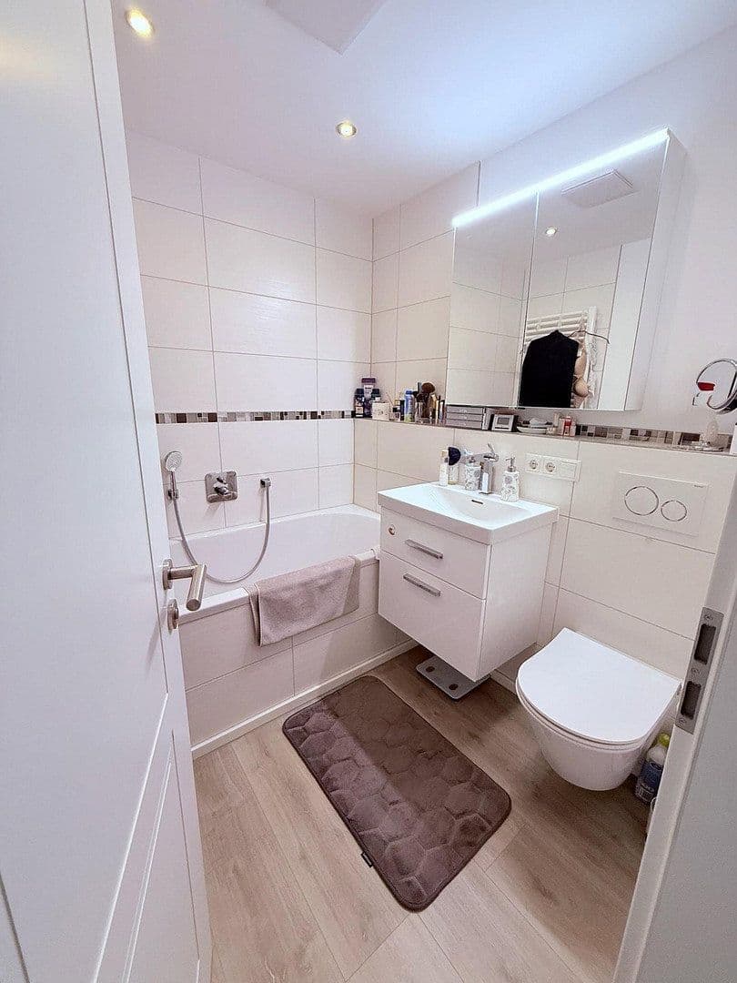 Predaj bytu 4-izbový 138 m², Am See 12, Haar, Bavorsko Predaj bytu 4-izbový 138 m², Am See 12, Haar, Bavorsko