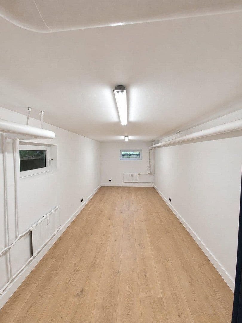 Prenájom nebytového priestoru 25 m², Bergisch Gladbach, Severné Porýnie - Westfálsko Prenájom nebytového priestoru 25 m², Bergisch Gladbach, Severné Porýnie - Westfálsko