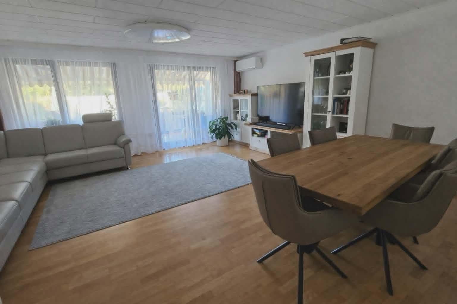 Predaj domu 143 m², pozemek 194 m², Unter dem Dorf 51, Bad Säckingen, Bádensko-Wurttembersko Predaj domu 143 m², pozemek 194 m², Unter dem Dorf 51, Bad Säckingen, Bádensko-Wurttembersko