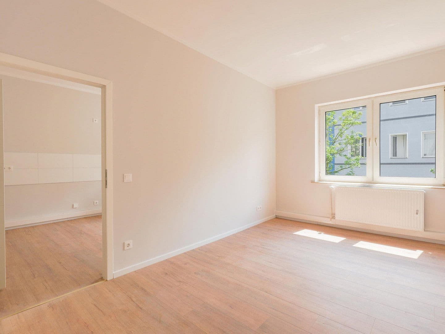 Prenájom bytu 2-izbový 65 m², Siemensstraße 52, Düsseldorf, Severné Porýnie - Westfálsko Prenájom bytu 2-izbový 65 m², Siemensstraße 52, Düsseldorf, Severné Porýnie - Westfálsko