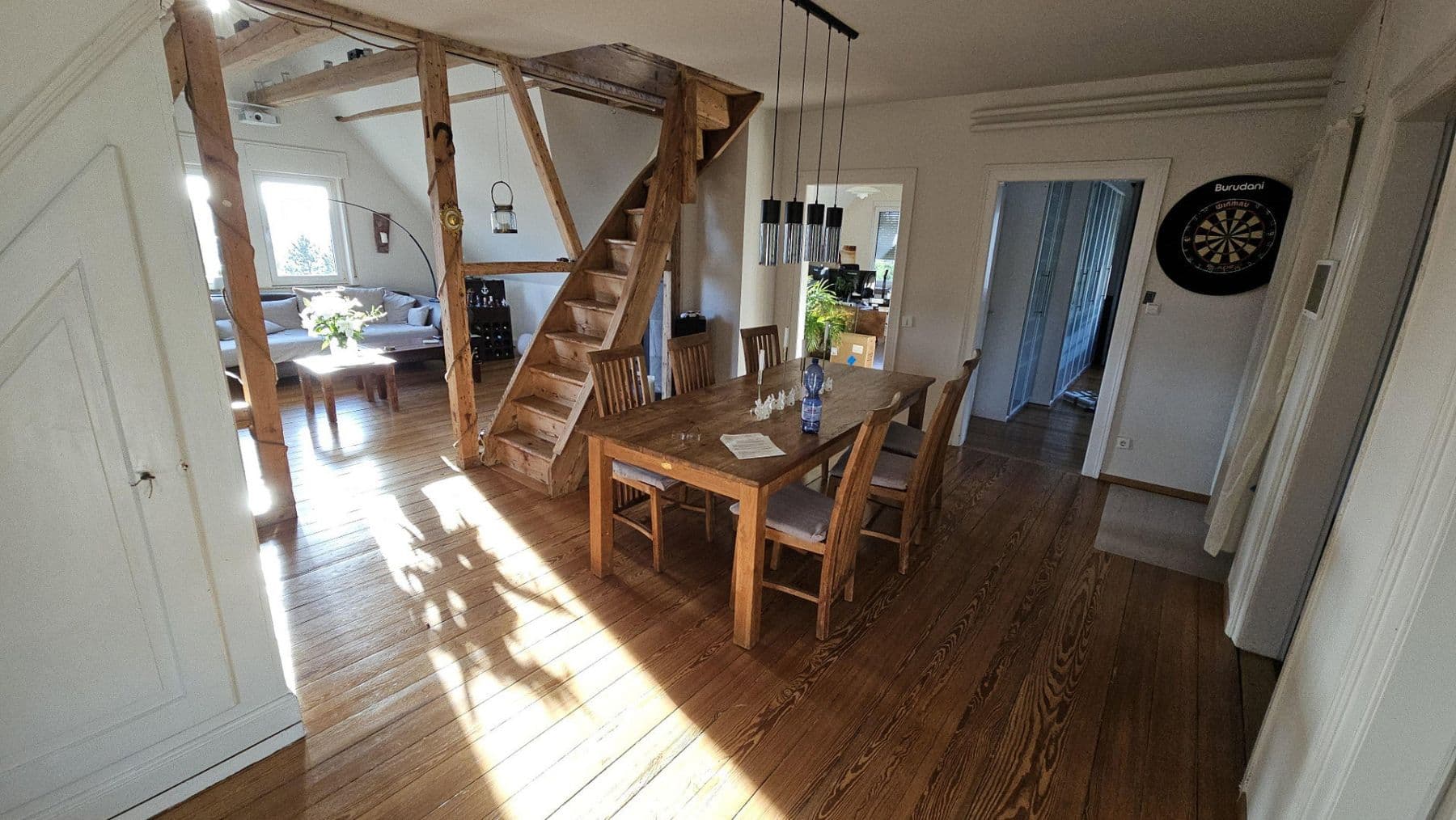 Predaj bytu 4-izbový 125 m², Stuttgart, Bádensko-Wurttembersko Predaj bytu 4-izbový 125 m², Stuttgart, Bádensko-Wurttembersko