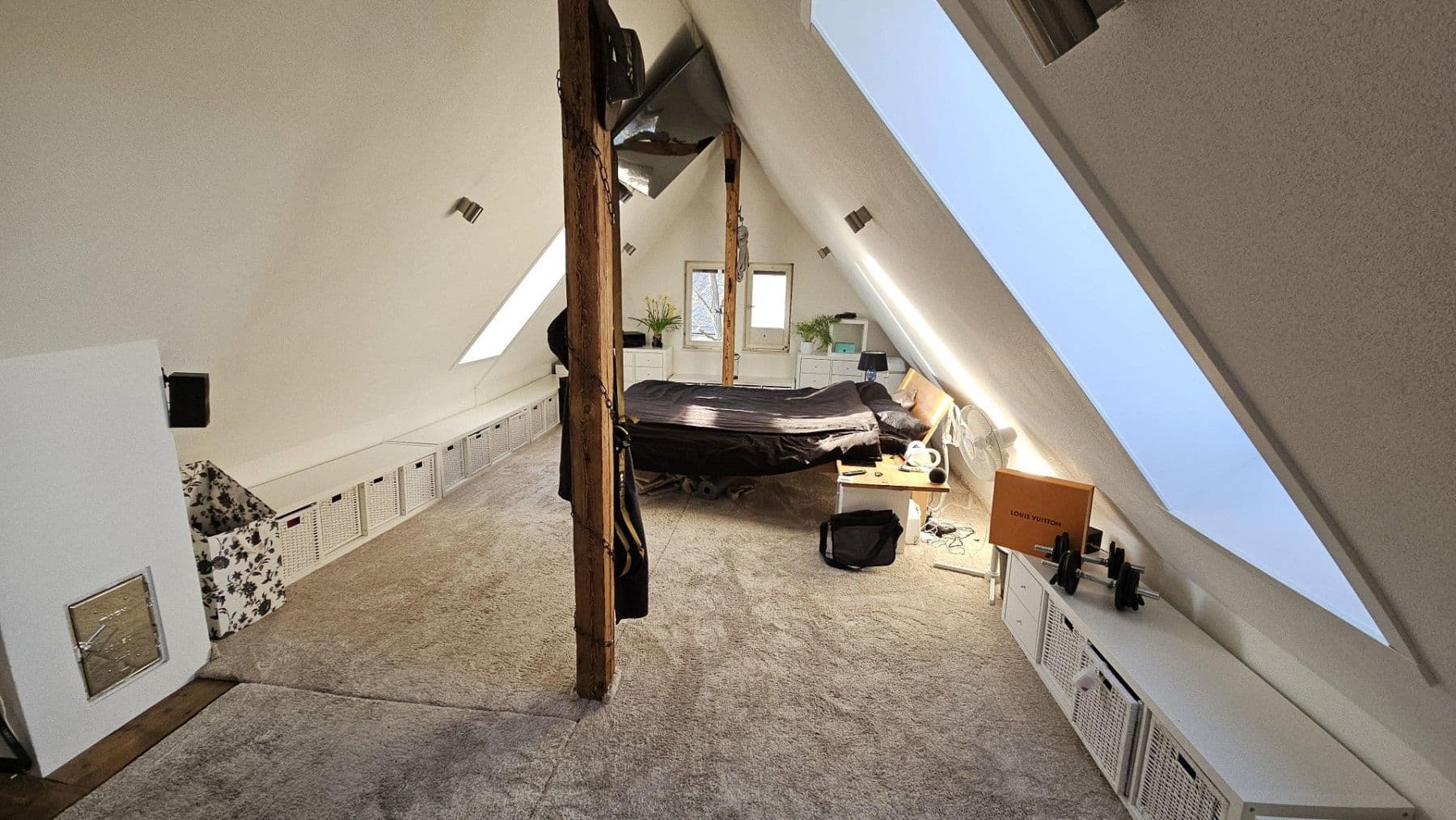 Predaj bytu 4-izbový 125 m², Stuttgart, Bádensko-Wurttembersko Predaj bytu 4-izbový 125 m², Stuttgart, Bádensko-Wurttembersko