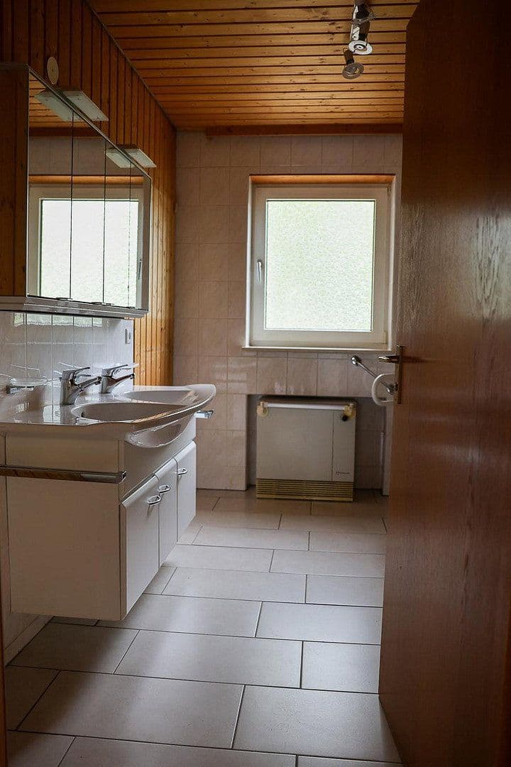 Predaj domu 222 m², pozemek 912 m², Hayingen, Bádensko-Wurttembersko Predaj domu 222 m², pozemek 912 m², Hayingen, Bádensko-Wurttembersko