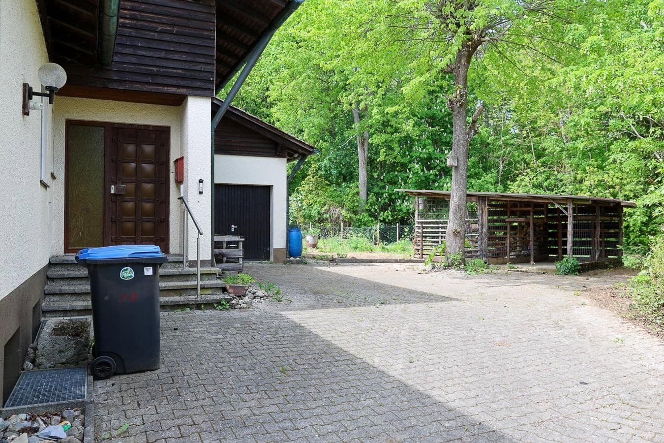Predaj domu 222 m², pozemek 912 m², Hayingen, Bádensko-Wurttembersko Predaj domu 222 m², pozemek 912 m², Hayingen, Bádensko-Wurttembersko