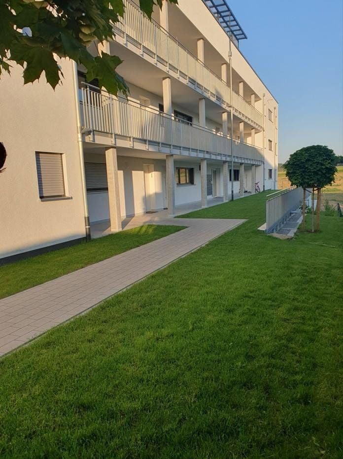 Prenájom bytu 4-izbový 108 m², Horb am Neckar, Bádensko-Wurttembersko Prenájom bytu 4-izbový 108 m², Horb am Neckar, Bádensko-Wurttembersko