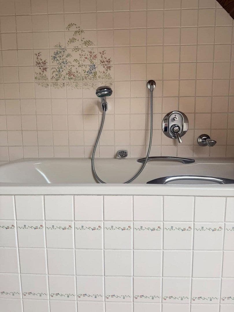 Predaj domu 161 m², pozemek 669 m², Ringstraße 83, Weitersburg, Porýnie-Falcko Predaj domu 161 m², pozemek 669 m², Ringstraße 83, Weitersburg, Porýnie-Falcko