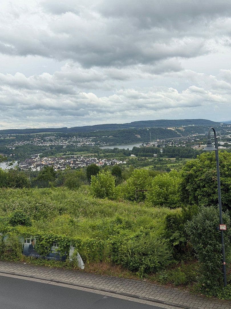 Predaj domu 161 m², pozemek 669 m², Ringstraße 83, Weitersburg, Porýnie-Falcko Predaj domu 161 m², pozemek 669 m², Ringstraße 83, Weitersburg, Porýnie-Falcko