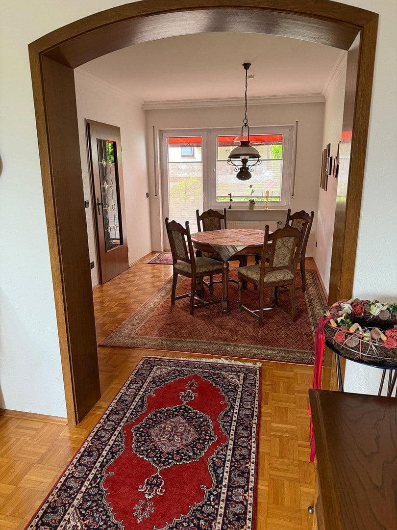 Predaj domu 161 m², pozemek 669 m², Ringstraße 83, Weitersburg, Porýnie-Falcko Predaj domu 161 m², pozemek 669 m², Ringstraße 83, Weitersburg, Porýnie-Falcko