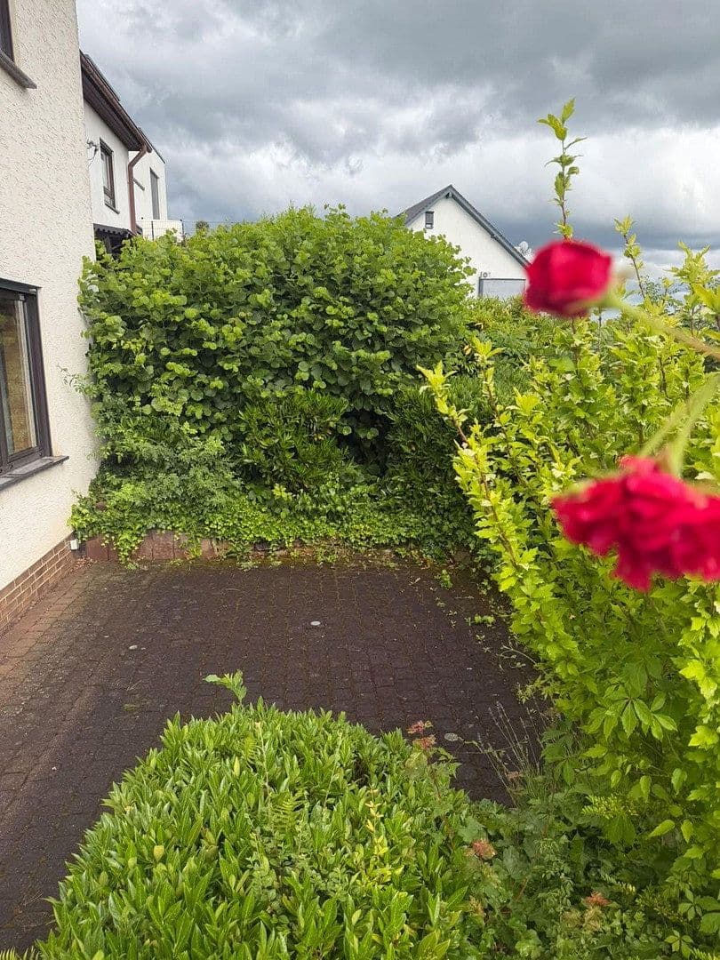 Predaj domu 161 m², pozemek 669 m², Ringstraße 83, Weitersburg, Porýnie-Falcko Predaj domu 161 m², pozemek 669 m², Ringstraße 83, Weitersburg, Porýnie-Falcko
