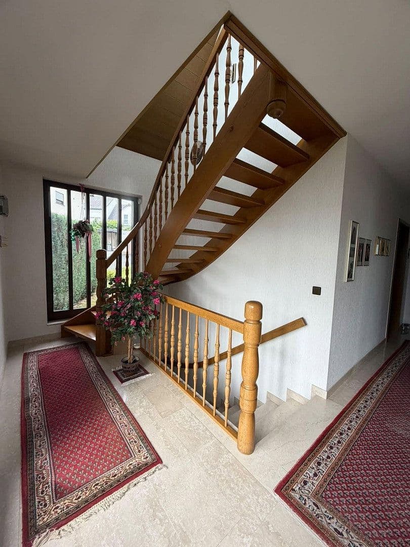 Predaj domu 161 m², pozemek 669 m², Ringstraße 83, Weitersburg, Porýnie-Falcko Predaj domu 161 m², pozemek 669 m², Ringstraße 83, Weitersburg, Porýnie-Falcko