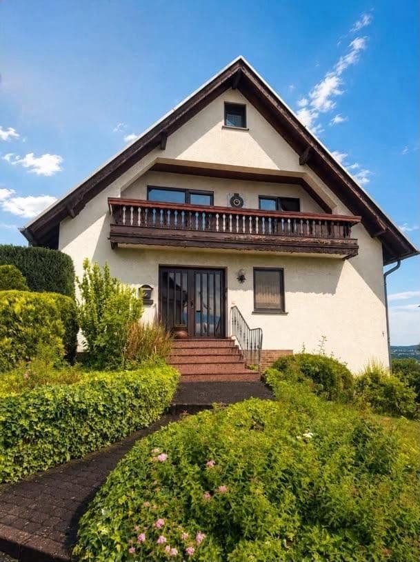 Predaj domu 161 m², pozemek 669 m², Ringstraße 83, Weitersburg, Porýnie-Falcko Predaj domu 161 m², pozemek 669 m², Ringstraße 83, Weitersburg, Porýnie-Falcko