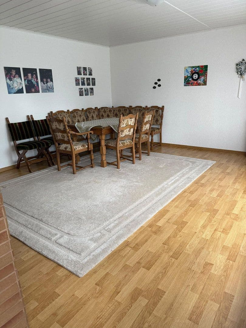 Predaj domu 161 m², pozemek 669 m², Ringstraße 83, Weitersburg, Porýnie-Falcko Predaj domu 161 m², pozemek 669 m², Ringstraße 83, Weitersburg, Porýnie-Falcko