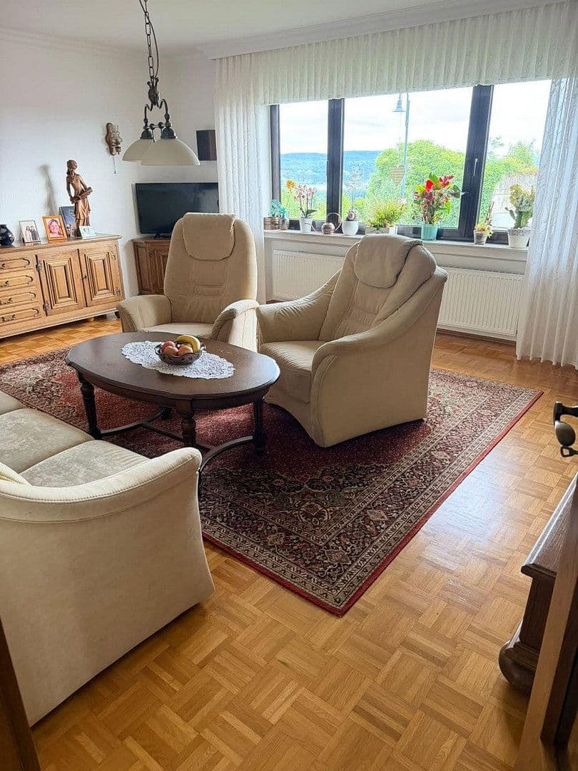 Predaj domu 161 m², pozemek 669 m², Ringstraße 83, Weitersburg, Porýnie-Falcko Predaj domu 161 m², pozemek 669 m², Ringstraße 83, Weitersburg, Porýnie-Falcko