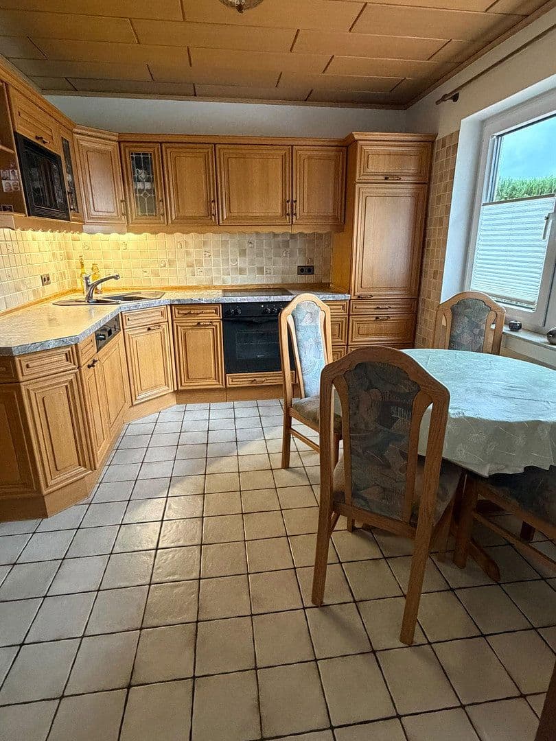 Predaj domu 161 m², pozemek 669 m², Ringstraße 83, Weitersburg, Porýnie-Falcko Predaj domu 161 m², pozemek 669 m², Ringstraße 83, Weitersburg, Porýnie-Falcko