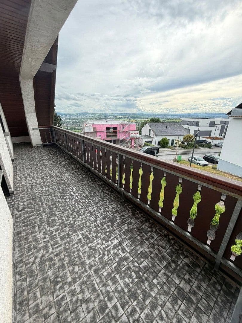 Predaj domu 161 m², pozemek 669 m², Ringstraße 83, Weitersburg, Porýnie-Falcko Predaj domu 161 m², pozemek 669 m², Ringstraße 83, Weitersburg, Porýnie-Falcko