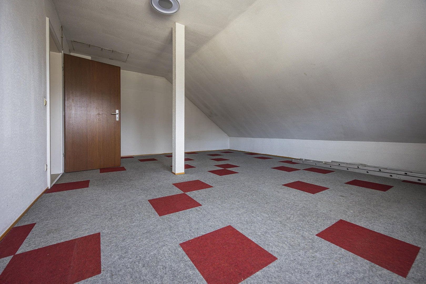 Predaj domu 163 m², pozemek 205 m², Im Burgfeld 16, Leververkusen, Severné Porýnie - Westfálsko Predaj domu 163 m², pozemek 205 m², Im Burgfeld 16, Leververkusen, Severné Porýnie - Westfálsko