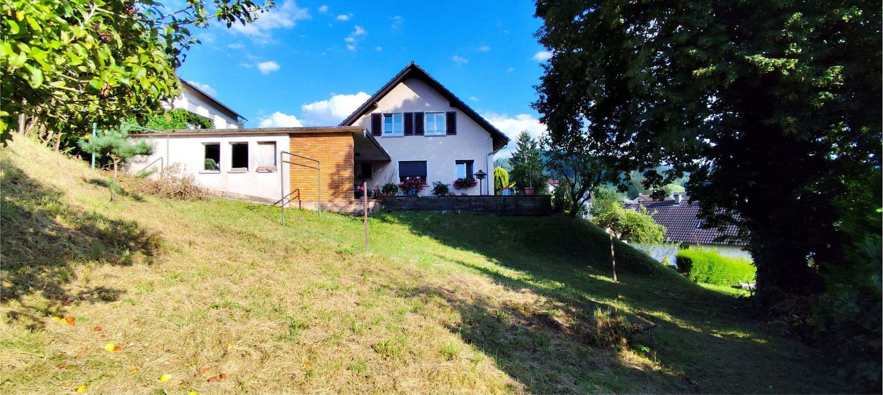 Predaj domu 200 m², pozemek 800 m², Jahnstraße 17, Oppenau, Bádensko-Wurttembersko Predaj domu 200 m², pozemek 800 m², Jahnstraße 17, Oppenau, Bádensko-Wurttembersko