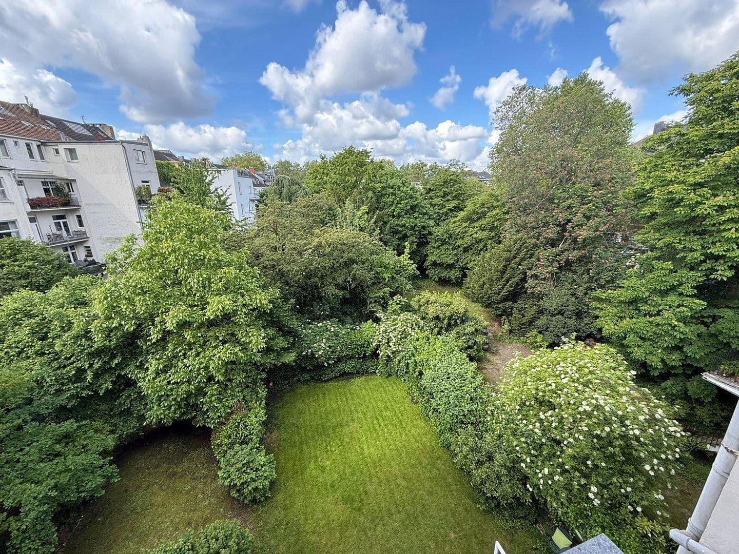 Prenájom bytu 6-izbový 196 m², Düsseldorf, Severné Porýnie - Westfálsko Prenájom bytu 6-izbový 196 m², Düsseldorf, Severné Porýnie - Westfálsko