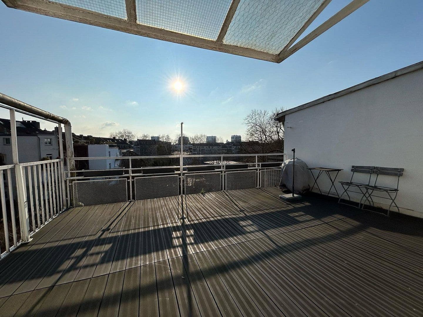 Prenájom bytu 6-izbový 196 m², Düsseldorf, Severné Porýnie - Westfálsko Prenájom bytu 6-izbový 196 m², Düsseldorf, Severné Porýnie - Westfálsko