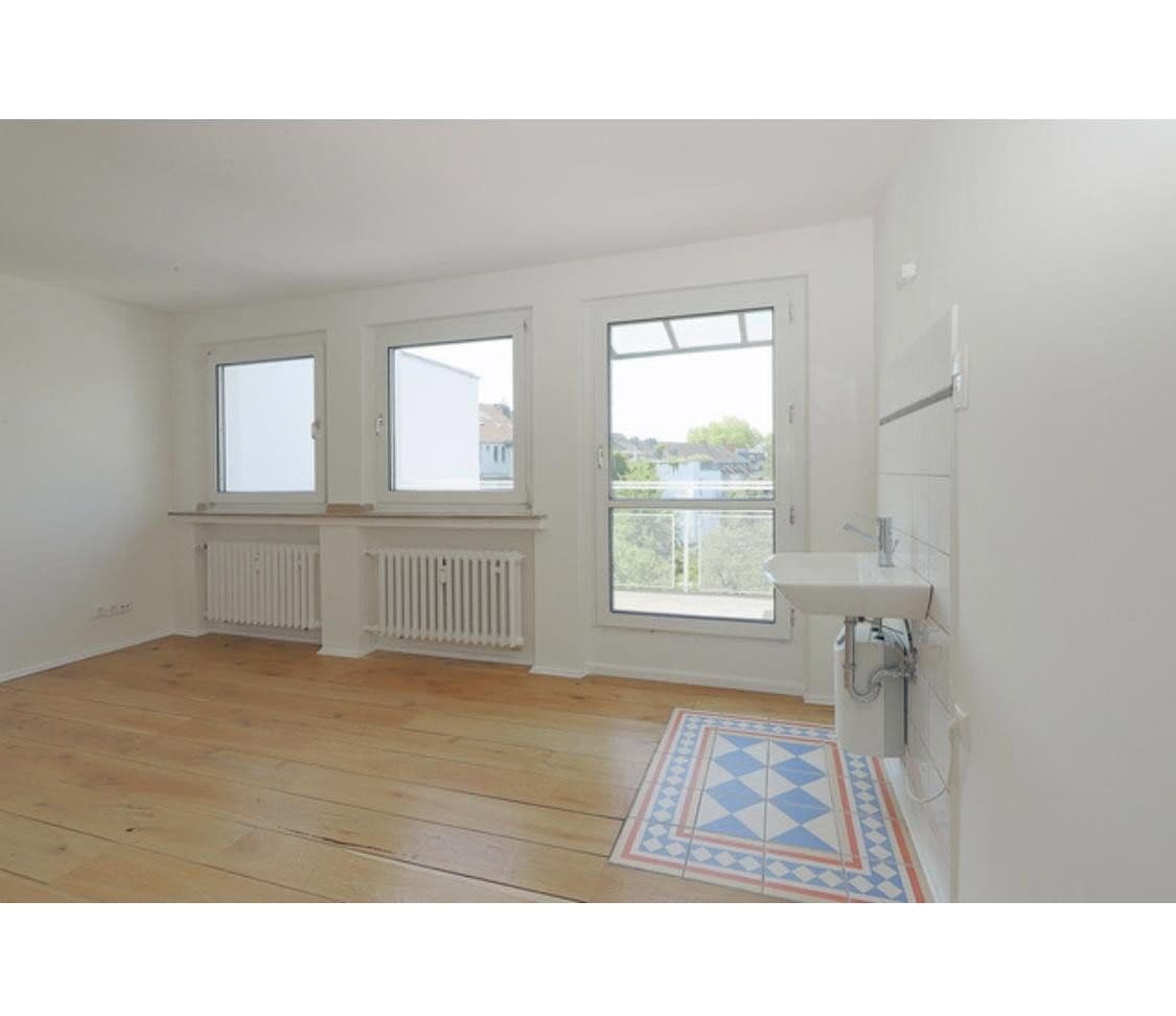 Prenájom bytu 6-izbový 196 m², Düsseldorf, Severné Porýnie - Westfálsko Prenájom bytu 6-izbový 196 m², Düsseldorf, Severné Porýnie - Westfálsko