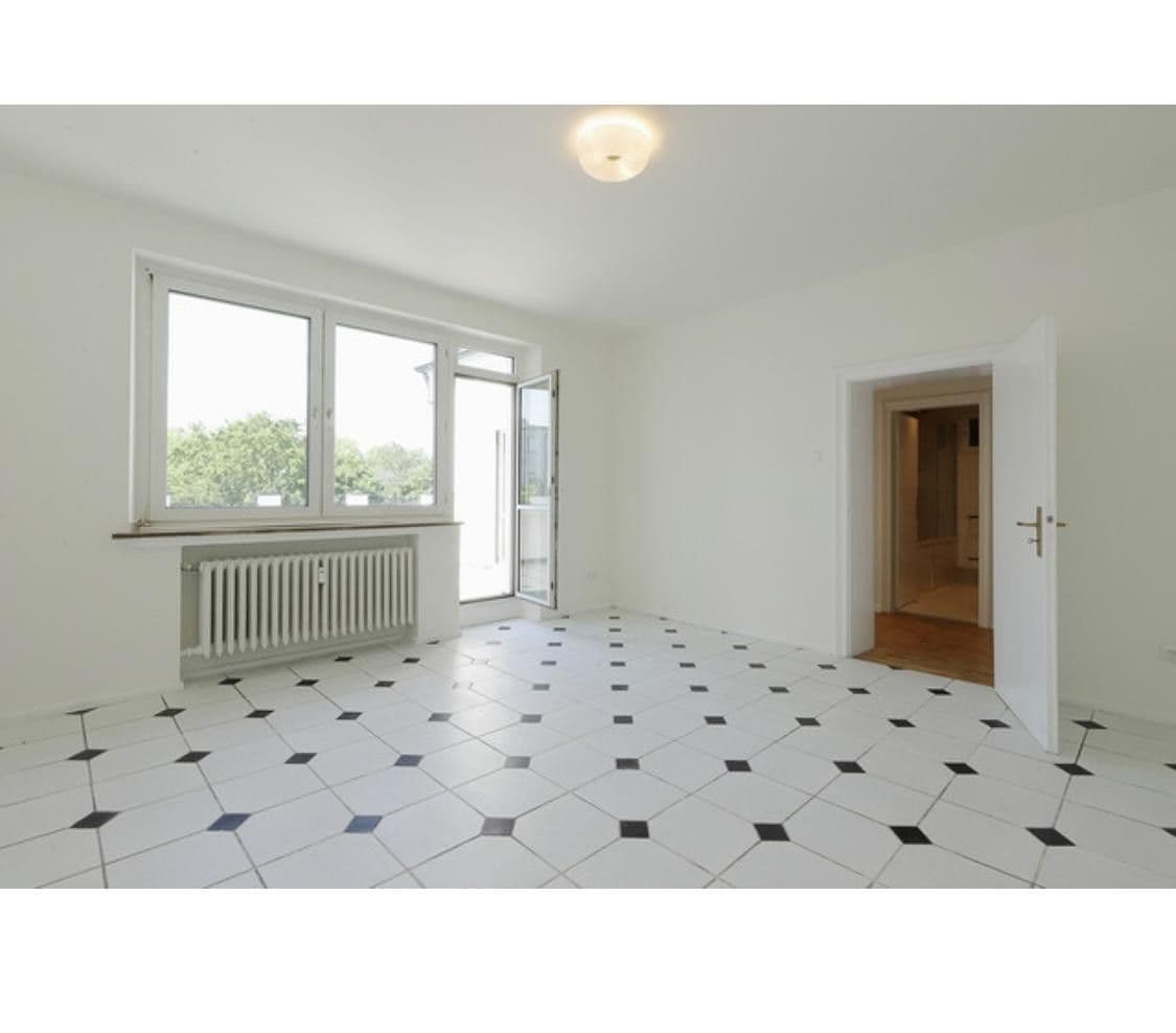 Prenájom bytu 6-izbový 196 m², Düsseldorf, Severné Porýnie - Westfálsko Prenájom bytu 6-izbový 196 m², Düsseldorf, Severné Porýnie - Westfálsko