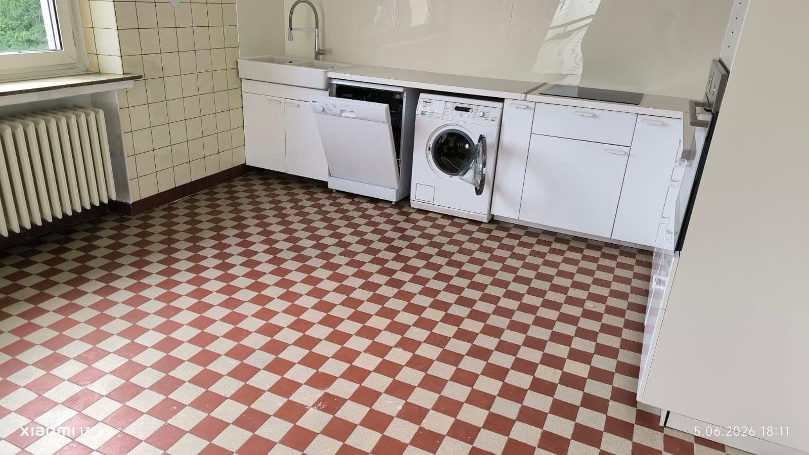 Prenájom bytu 6-izbový 196 m², Düsseldorf, Severné Porýnie - Westfálsko Prenájom bytu 6-izbový 196 m², Düsseldorf, Severné Porýnie - Westfálsko