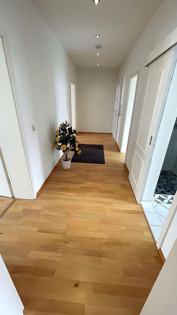 Prenájom bytu 3-izbový 75 m², Reginenstr. 18, Leipzig, Sasko Prenájom bytu 3-izbový 75 m², Reginenstr. 18, Leipzig, Sasko