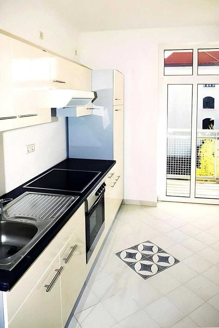 Prenájom bytu 3-izbový 75 m², Reginenstr. 18, Leipzig, Sasko Prenájom bytu 3-izbový 75 m², Reginenstr. 18, Leipzig, Sasko