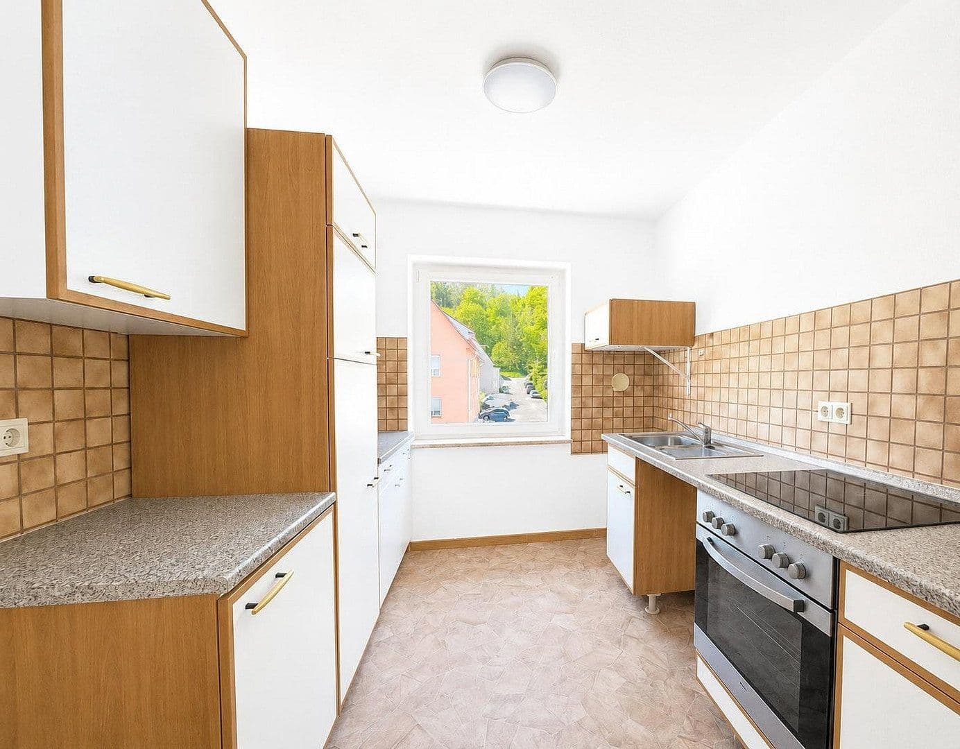 Prenájom bytu 4-izbový 78 m², Webertalstr. 21, Oberndorf am Neckar, Bádensko-Wurttembersko Prenájom bytu 4-izbový 78 m², Webertalstr. 21, Oberndorf am Neckar, Bádensko-Wurttembersko