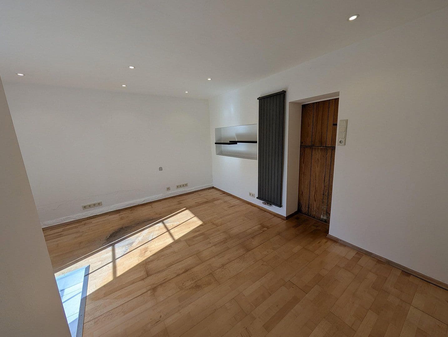 Prenájom bytu 2-izbový 120 m², Wuppertal, Severné Porýnie - Westfálsko Prenájom bytu 2-izbový 120 m², Wuppertal, Severné Porýnie - Westfálsko