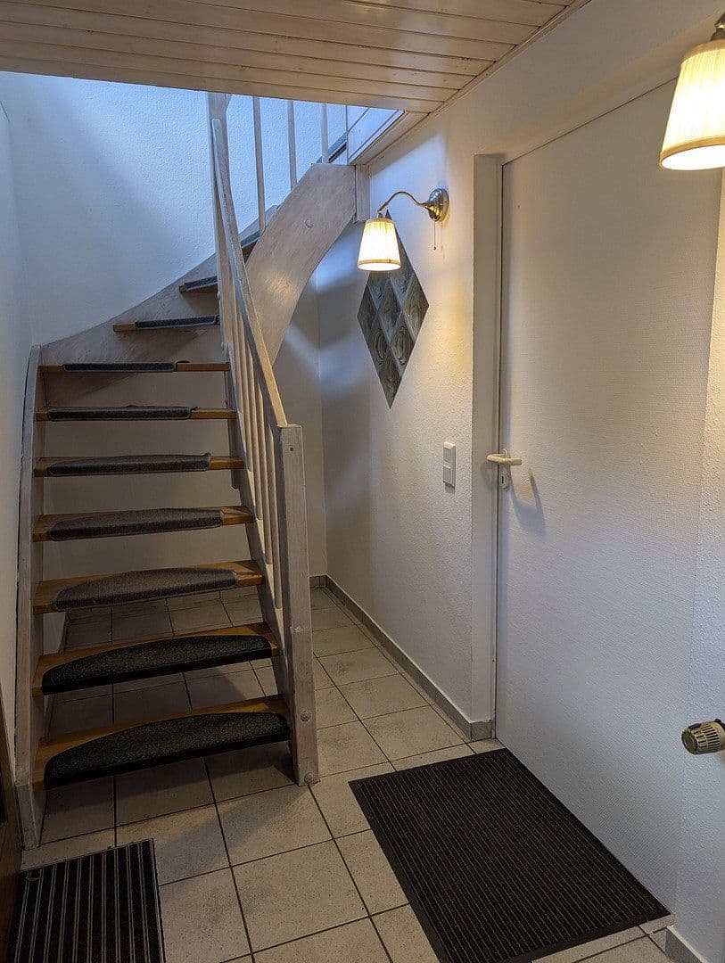 Prenájom bytu 2-izbový 120 m², Wuppertal, Severné Porýnie - Westfálsko Prenájom bytu 2-izbový 120 m², Wuppertal, Severné Porýnie - Westfálsko
