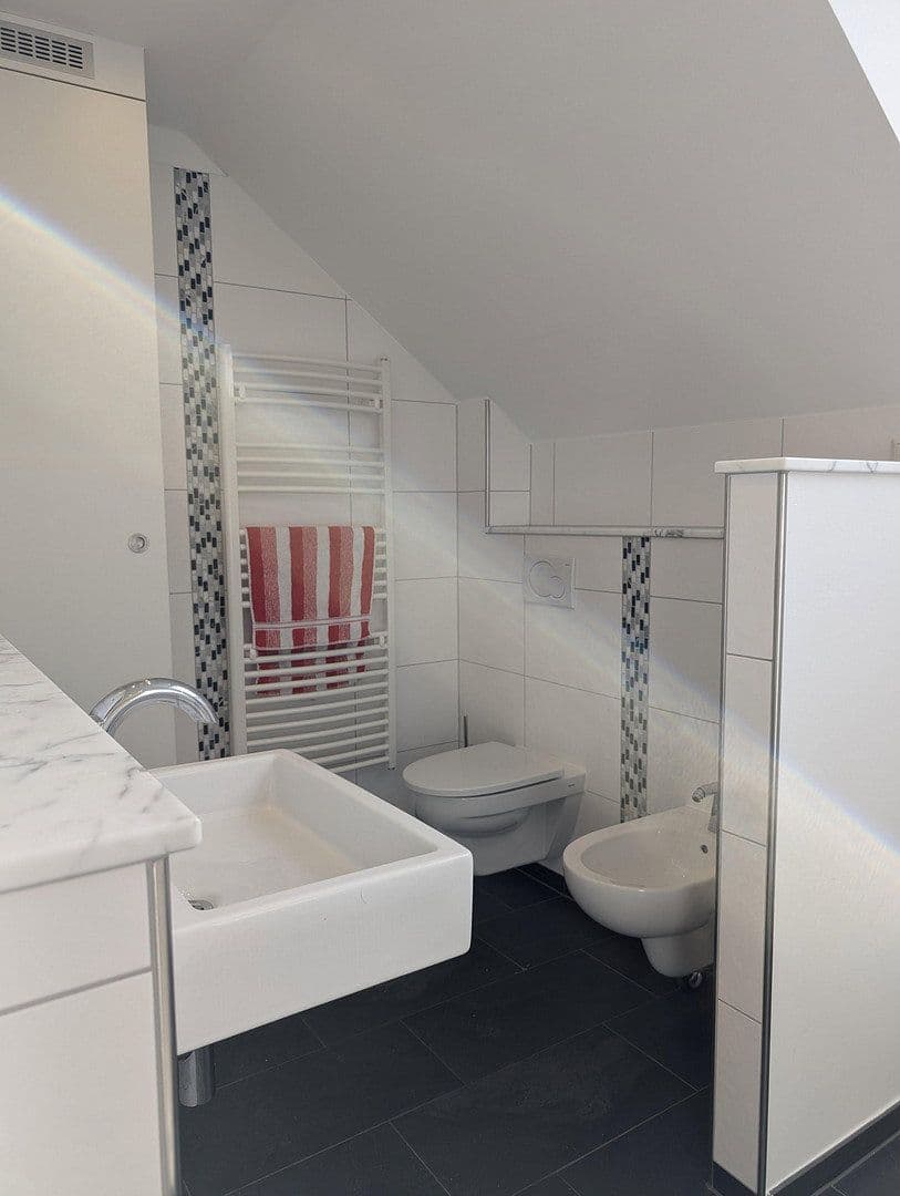 Prenájom bytu 2-izbový 120 m², Wuppertal, Severné Porýnie - Westfálsko Prenájom bytu 2-izbový 120 m², Wuppertal, Severné Porýnie - Westfálsko