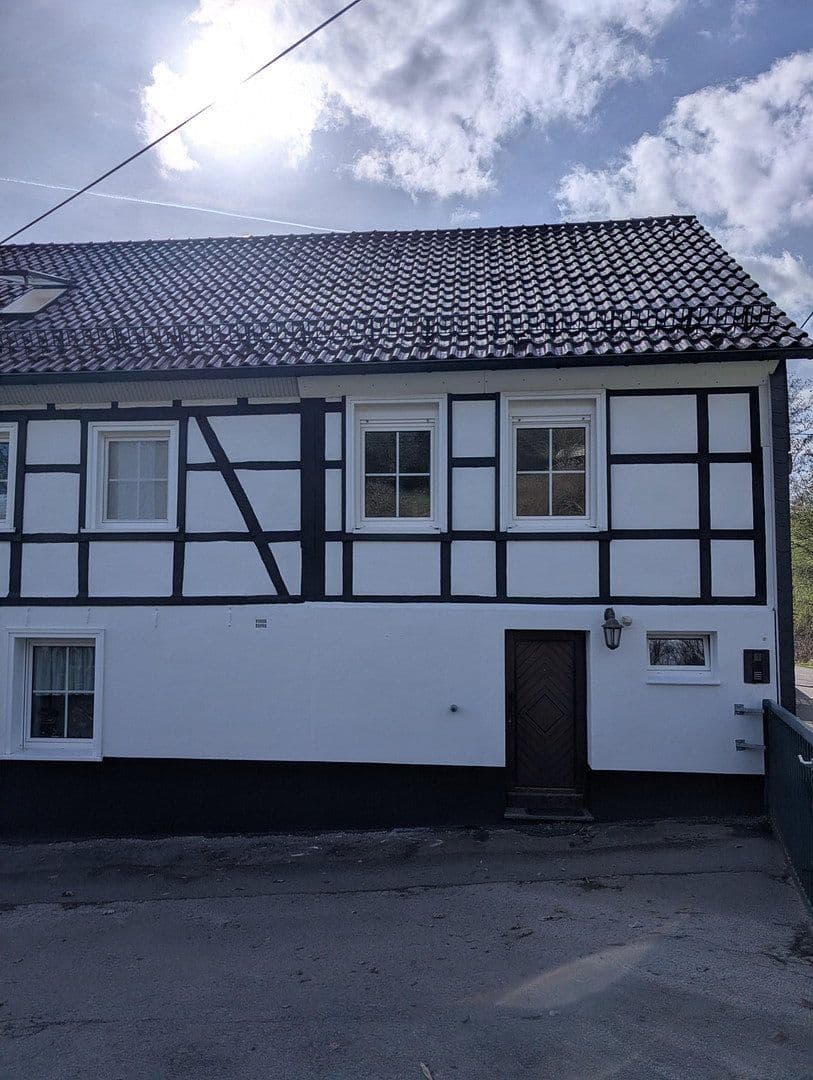 Prenájom bytu 2-izbový 120 m², Wuppertal, Severné Porýnie - Westfálsko Prenájom bytu 2-izbový 120 m², Wuppertal, Severné Porýnie - Westfálsko